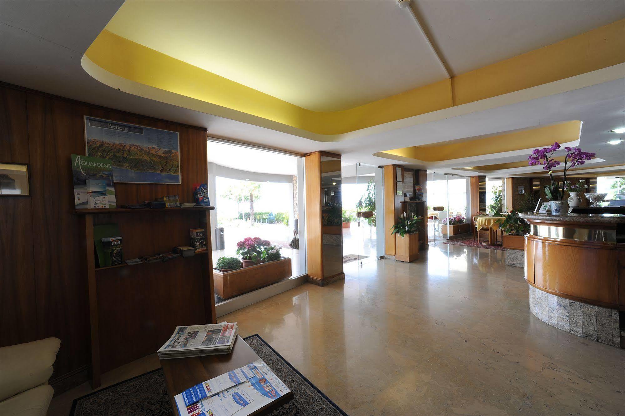 Hotel Caribe - Garda Lake Collection Brenzone sul Garda Ngoại thất bức ảnh