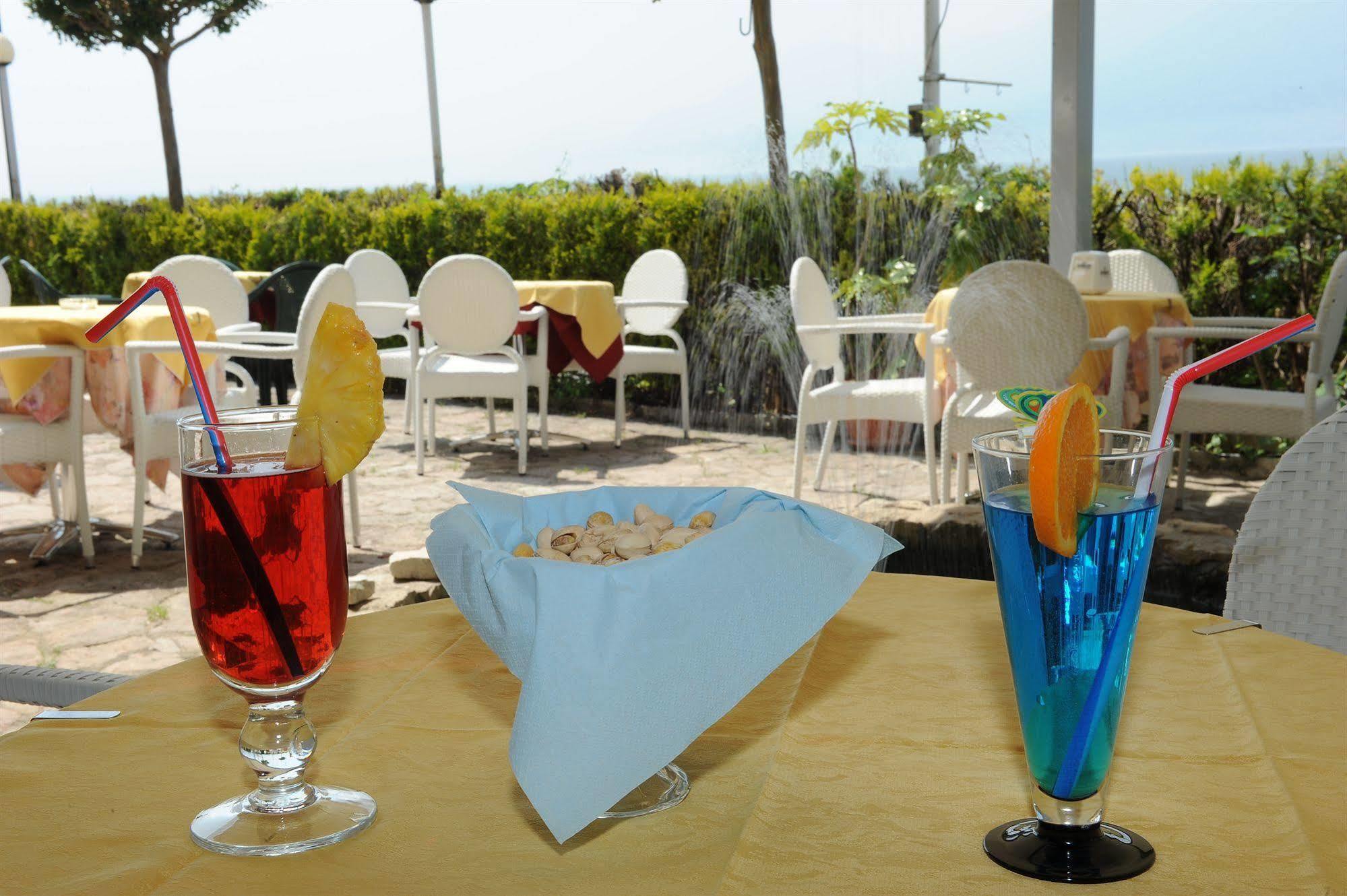 Hotel Caribe - Garda Lake Collection Brenzone sul Garda Ngoại thất bức ảnh
