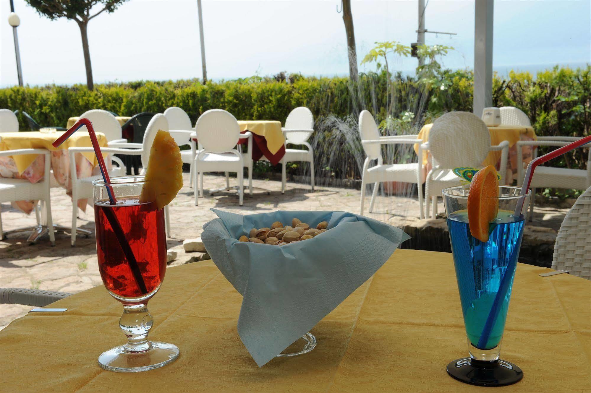 Hotel Caribe - Garda Lake Collection Brenzone sul Garda Ngoại thất bức ảnh