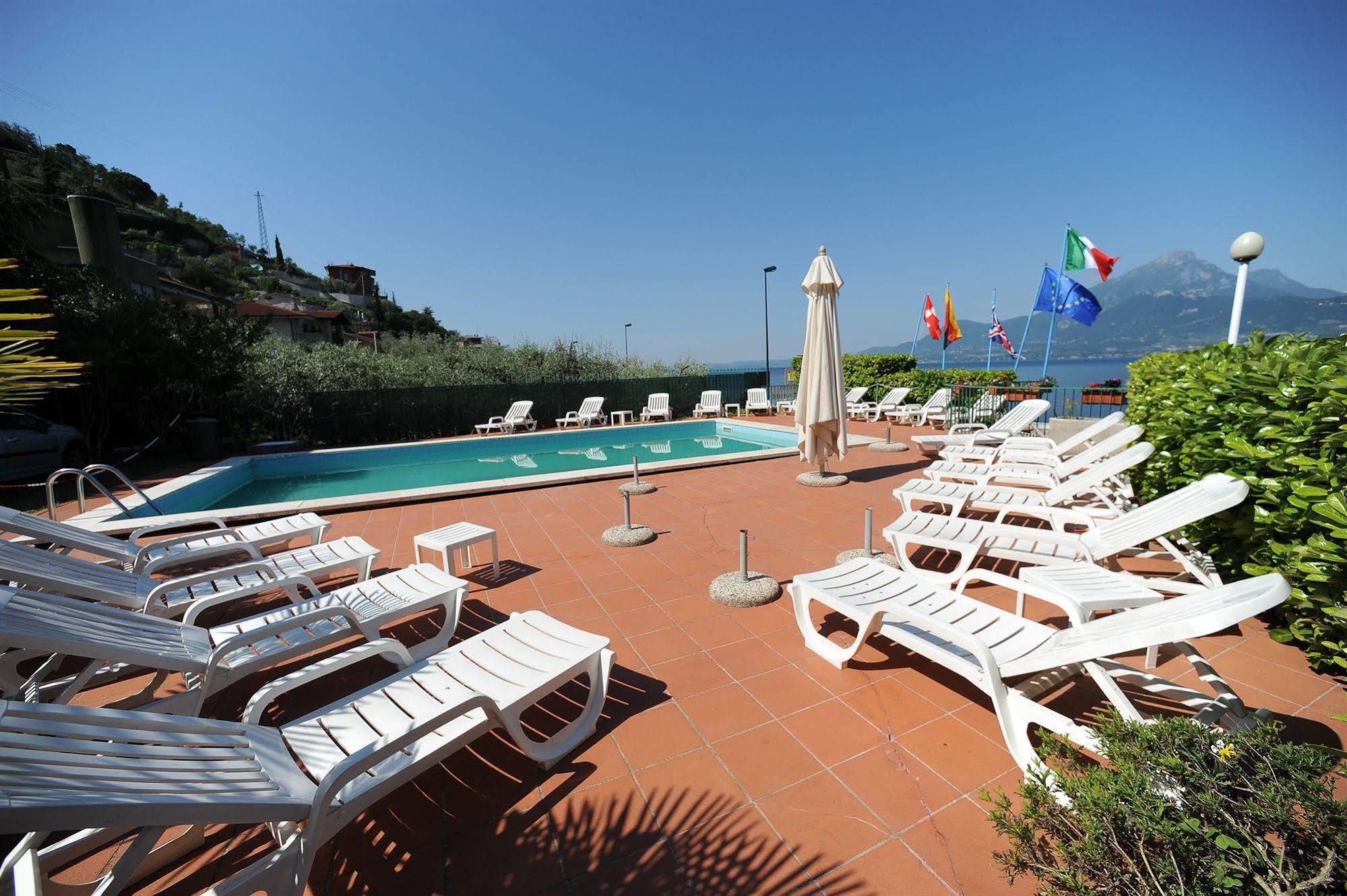 Hotel Caribe - Garda Lake Collection Brenzone sul Garda Ngoại thất bức ảnh